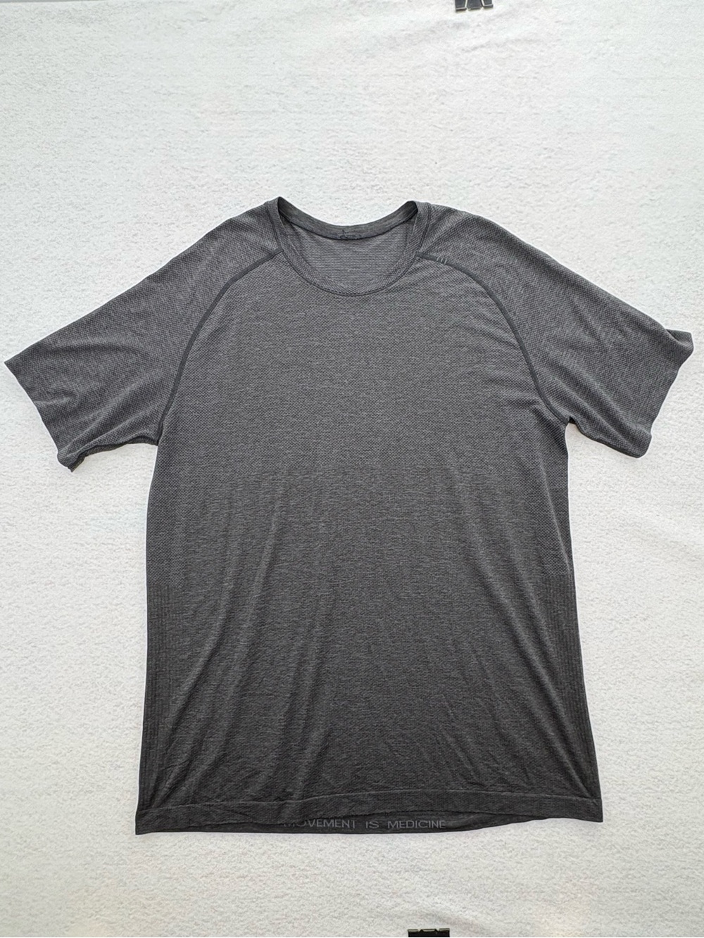 men’s Lululemon gray extra large shirt